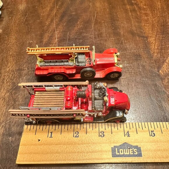 Two Vintage Lesney Matchbox Fire Trucks - Picture 2 of 10